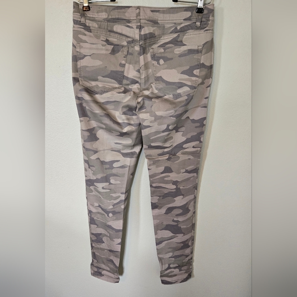 NWOT Wit & Wisdom Gray Camo Skinnies Size 8 - Picture 2 of 4